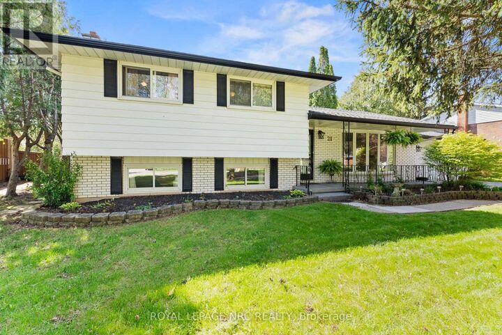 Property Photo:  21 Upper Canada Drive  ON L0S 1J0 