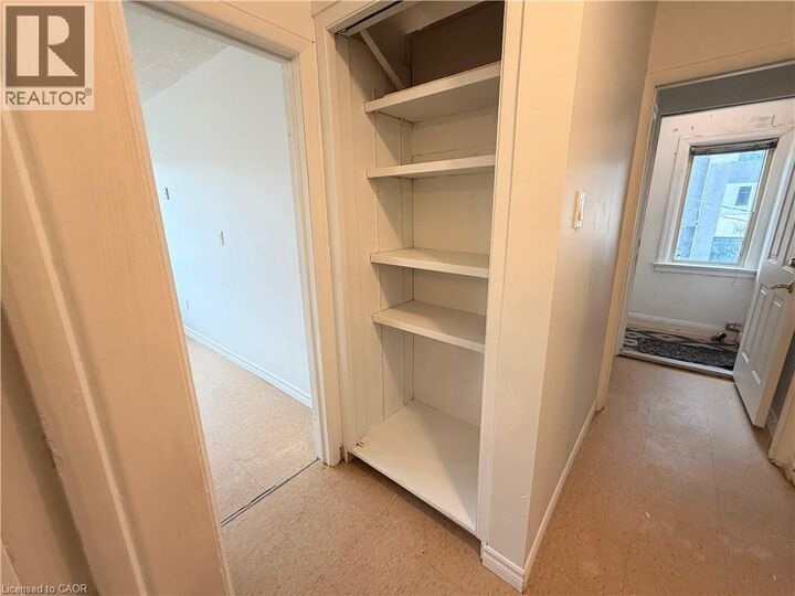 Property Photo:  124 King Street North 5B  ON N2J 2X8 