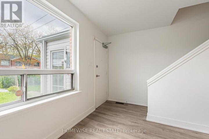 Property Photo:  2 Khedive Avenue  ON M6A 2G2 
