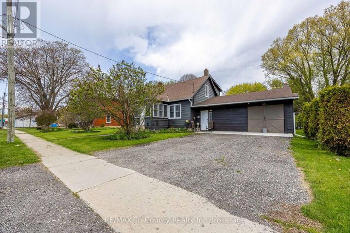 Property Photo:  33 Wellington Street  ON N0J 1T0 