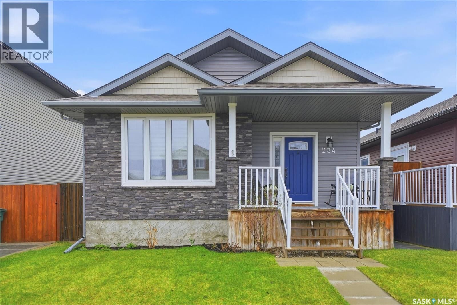 Property Photo:  234 Klassen Crescent  SK S7R 0E9 