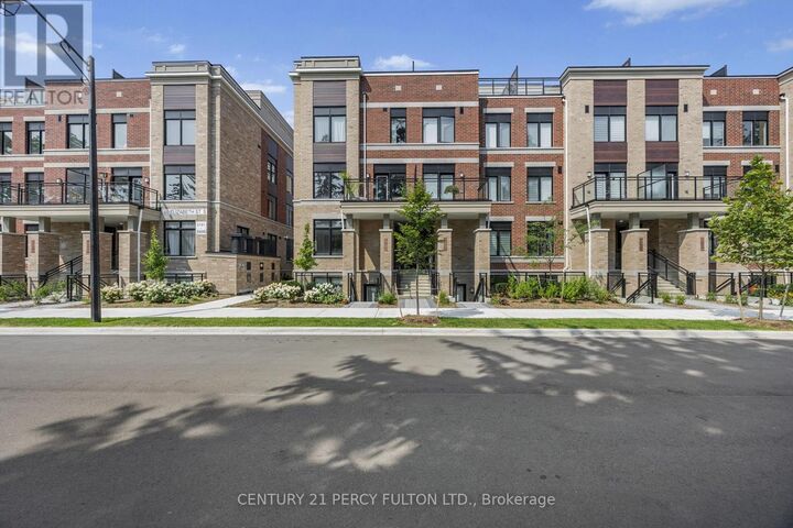 Property Photo: 58 Elizabeth Street South 2208 ON L4C 5W2
