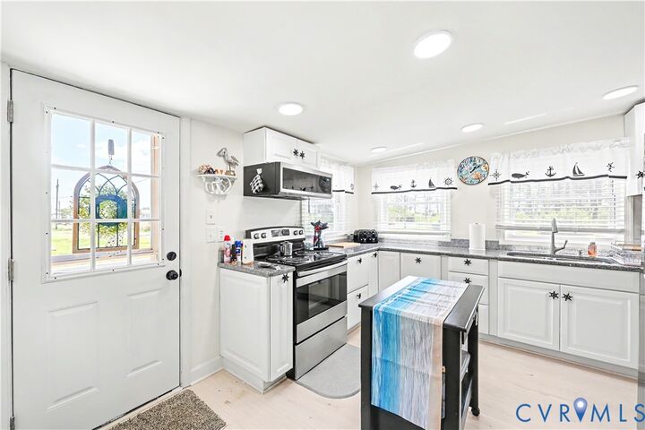 Property Photo:  1675 Daniel Avenue  VA 23128 