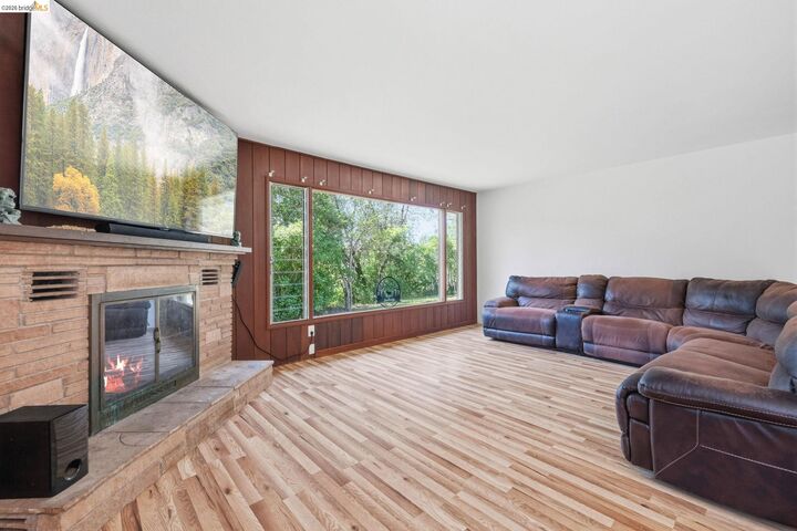 Property Photo:  409 Sonora Ave  CA 95370 