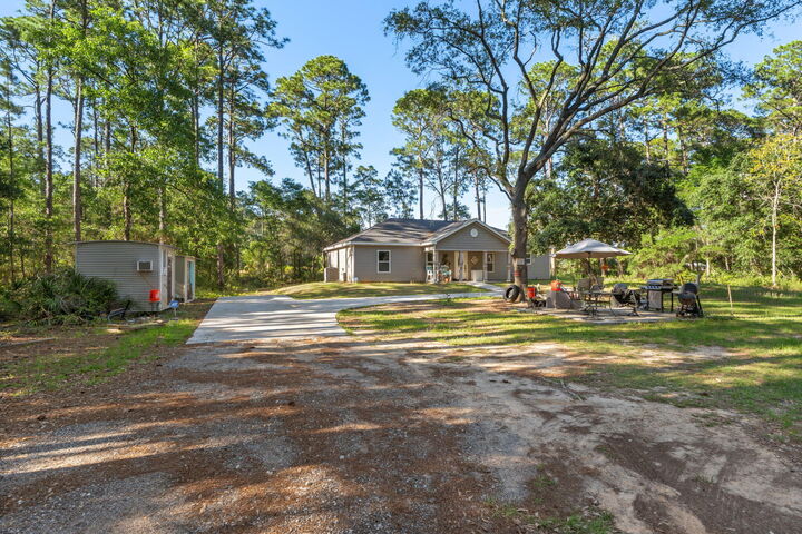 Property Photo:  130 Emmons Lane  FL 32506 
