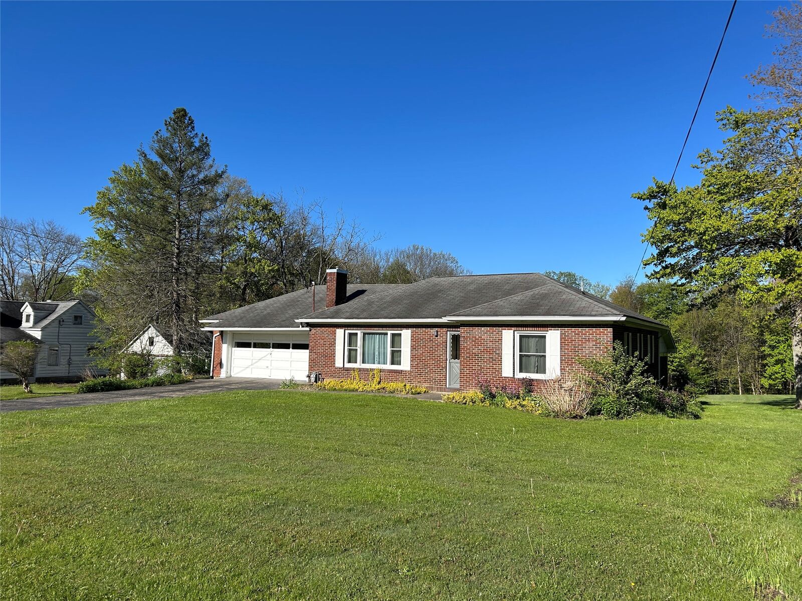 Property Photo:  9439 Mercer Pike  PA 16335 