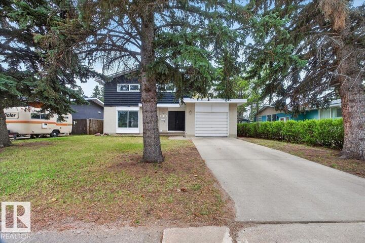 Property Photo:  4124 121 Street NW  AB T6J 1Y5 