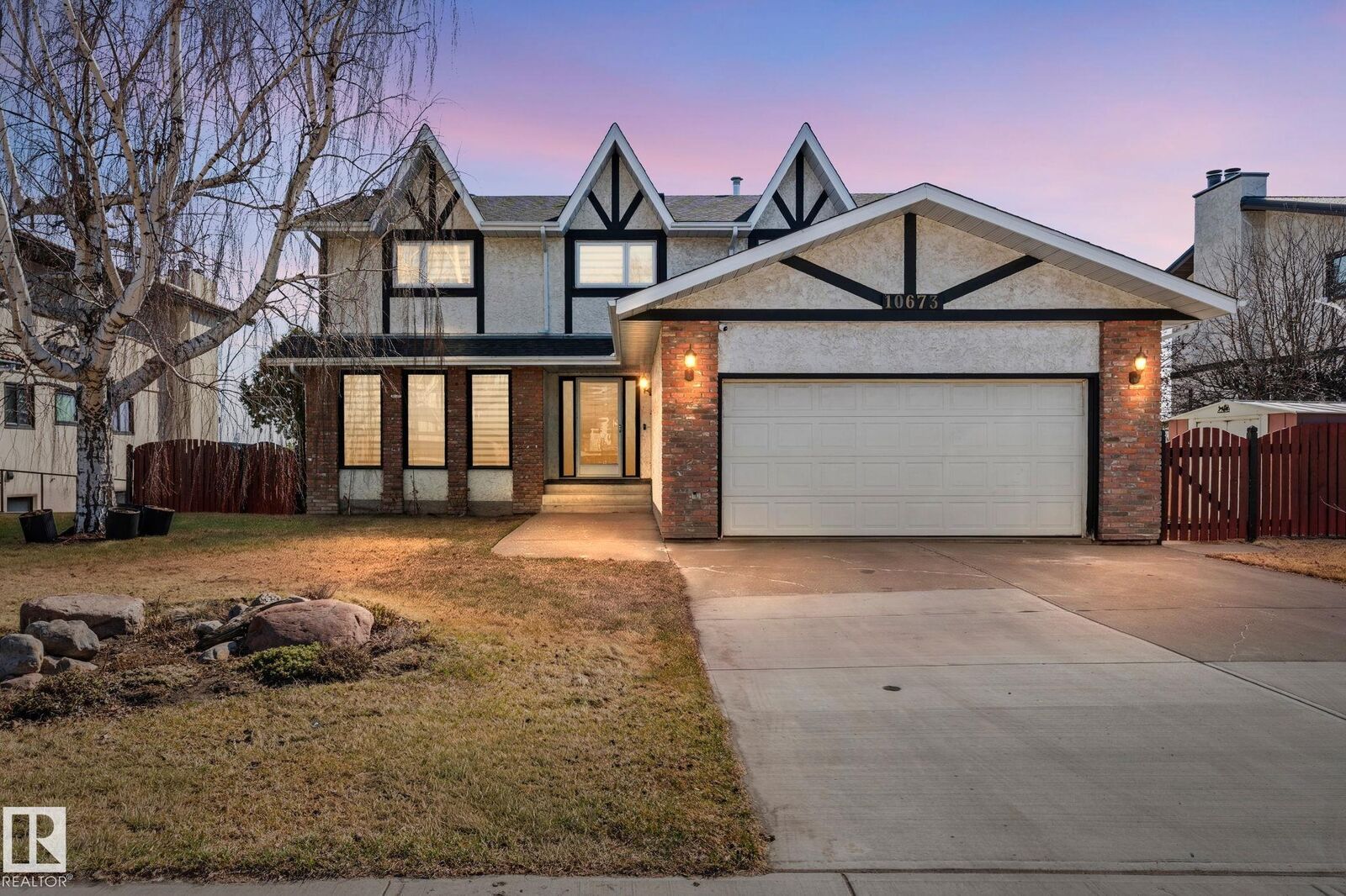 Property Photo:  10673 161 Avenue NW  AB T5X 4Z9 