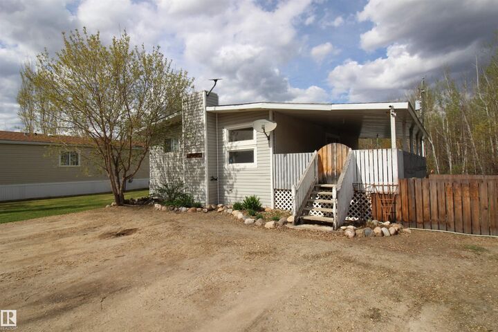Property Photo: 4704 52 Avenue AB T0E 2A0
