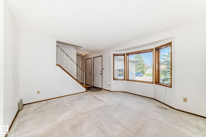 Property Photo:  9528 189 Street NW  AB T5T 5L3 