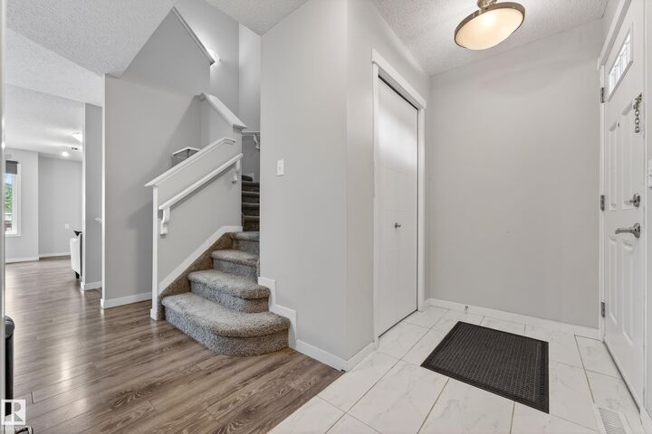 Property Photo:  4371 Annett Common SW  AB T6W 2V6 
