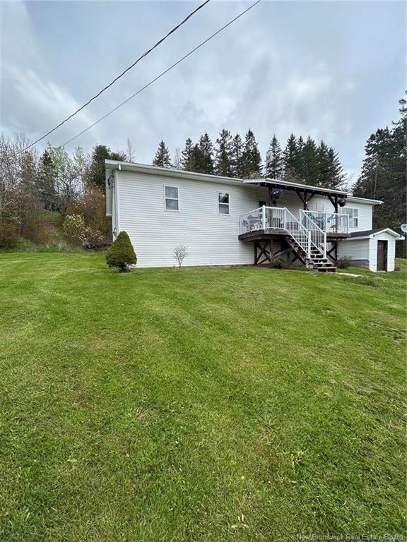 709 Back Road — photo 1