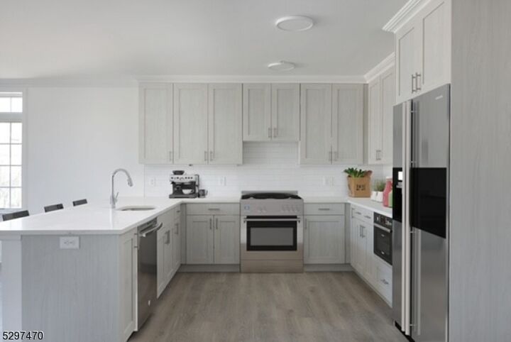 Property Photo:  500 Central Avenue, Unit 301  NJ 07090 