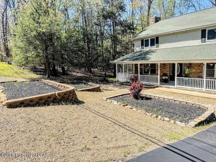 Property Photo:  34 Arapahoe Lane  PA 18202 