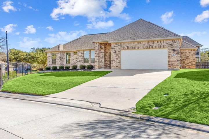 Property Photo:  5401 Zephyr Lane  TX 77318 