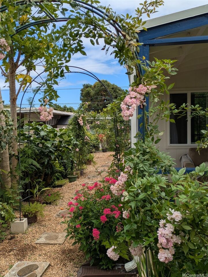 Property Photo: 614 Ululani Street HI 96734