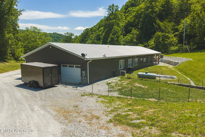 Property Photo:  622 Earls Hollow Rd  TN 37870 