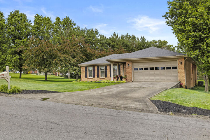 Property Photo: 18 Casa Landa Way KY 40391