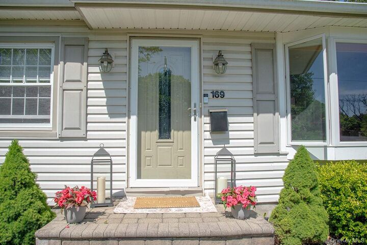 Property Photo:  169 N Magnolia Street  NY 10965 