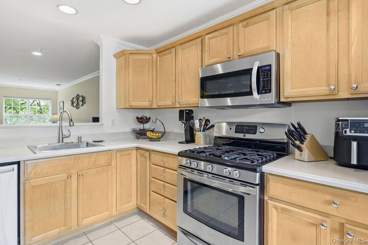Property Photo:  324 Viewpoint Terrace  NY 10566 