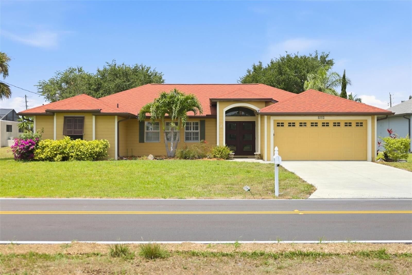 Property Photo:  894 Boundary Boulevard  FL 33947 