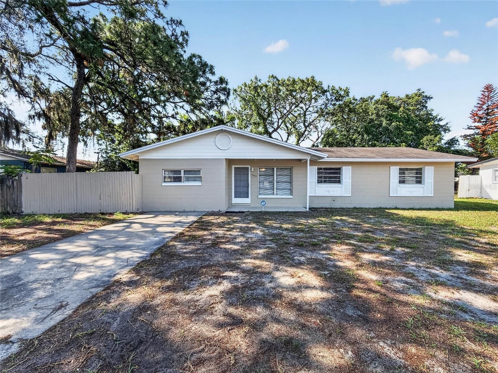 Property Photo:  5020 Londonderry Boulevard  FL 32808 