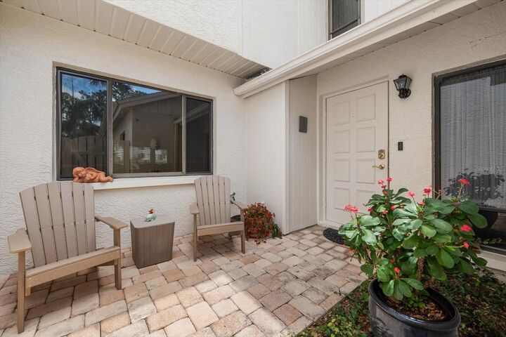 Property Photo:  498 Lakeview Drive 44  FL 34683 