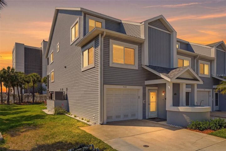 Property Photo:  900 Harbour House Drive  FL 33785 