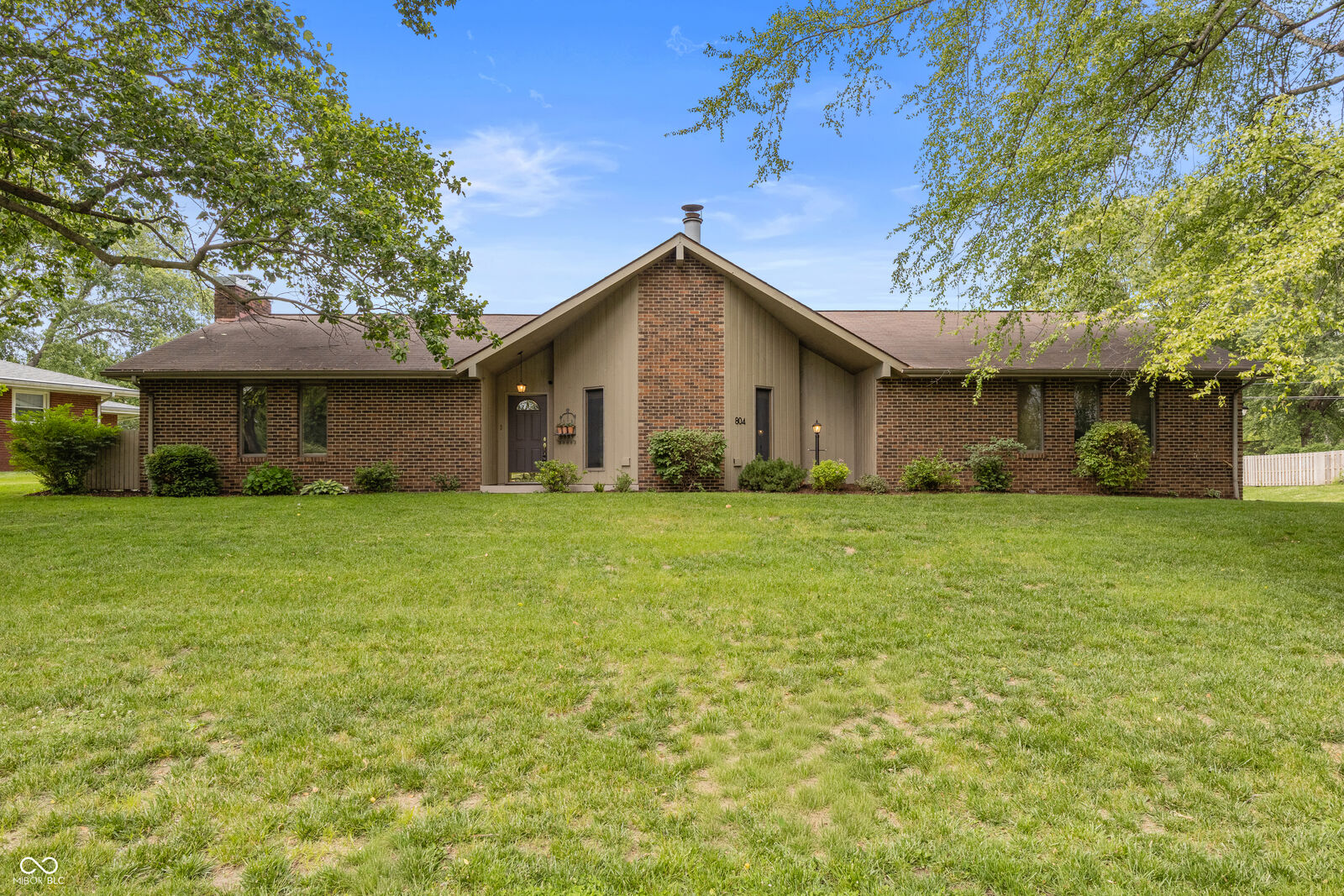 Property Photo: 804 W 8th Street IN 47274