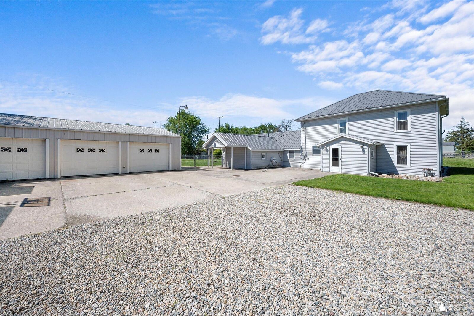Property Photo:  6025 Summit Street  MI 48159 