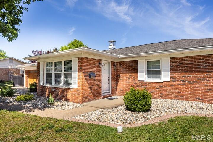Property Photo:  214 Winthrop Drive  IL 62221 