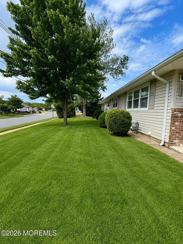 Property Photo:  1698 Yorktowne Boulevard  NJ 08753 