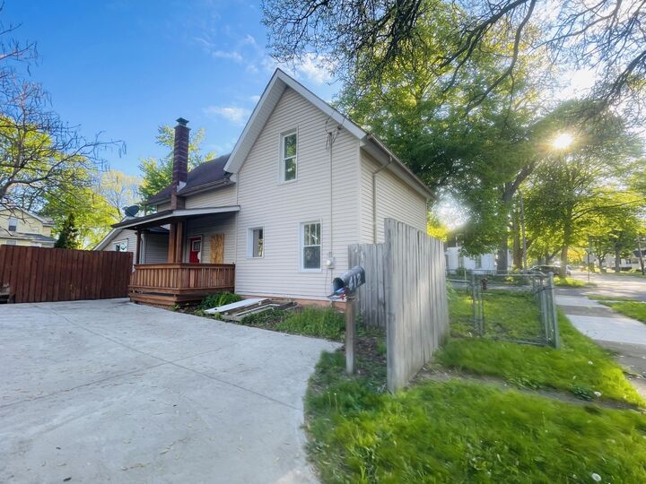 Property Photo:  412 Quarry Street  MI 49201 