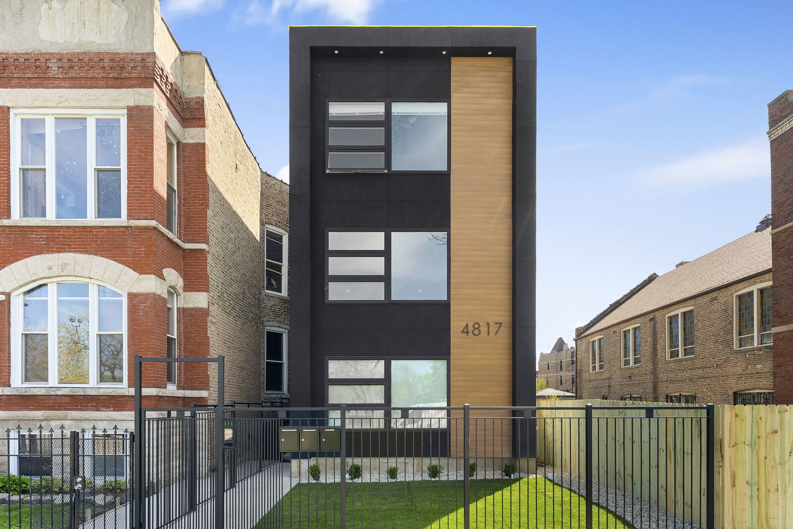 Property Photo:  4817 S Wabash Avenue 2  IL 60653 