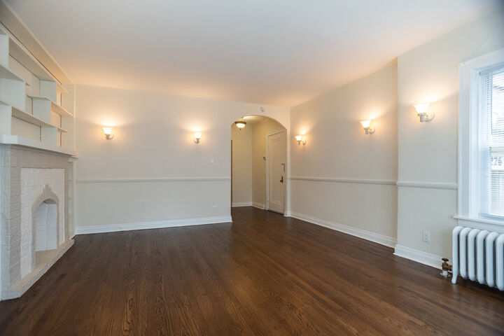 Property Photo:  2226 W Arthur Avenue 1  IL 60645 