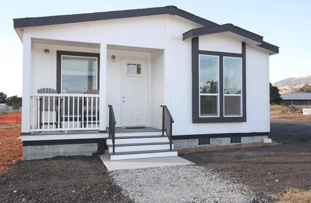 Property Photo:  