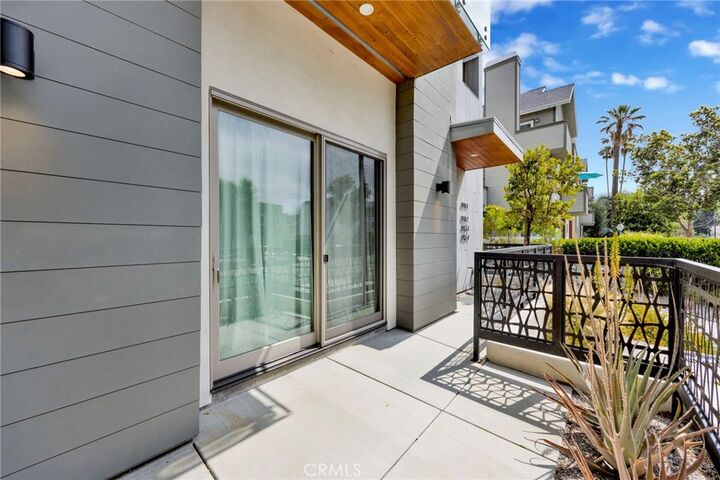 Property Photo:  941 E California Boulevard 1  CA 91106 