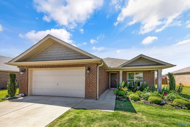 Property Photo:  108 Tobin Lane  AL 35750 