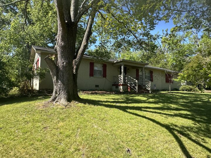 Property Photo: 2004 E 6th St. MS 38834