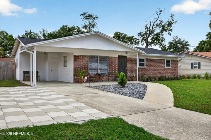 Property Photo:  11506 Renne Drive E  FL 32218 