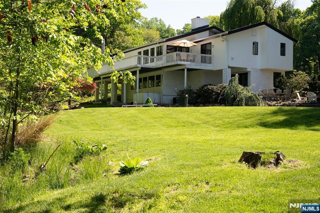 Property Photo:  165 Hoover Drive  NJ 07626 