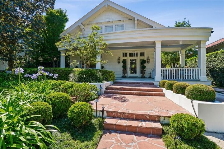 Property Photo: 220 Audubon Boulevard LA 70118