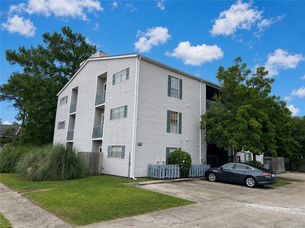 Property Photo:  2866 Steamship Circle 1A  LA 70123 