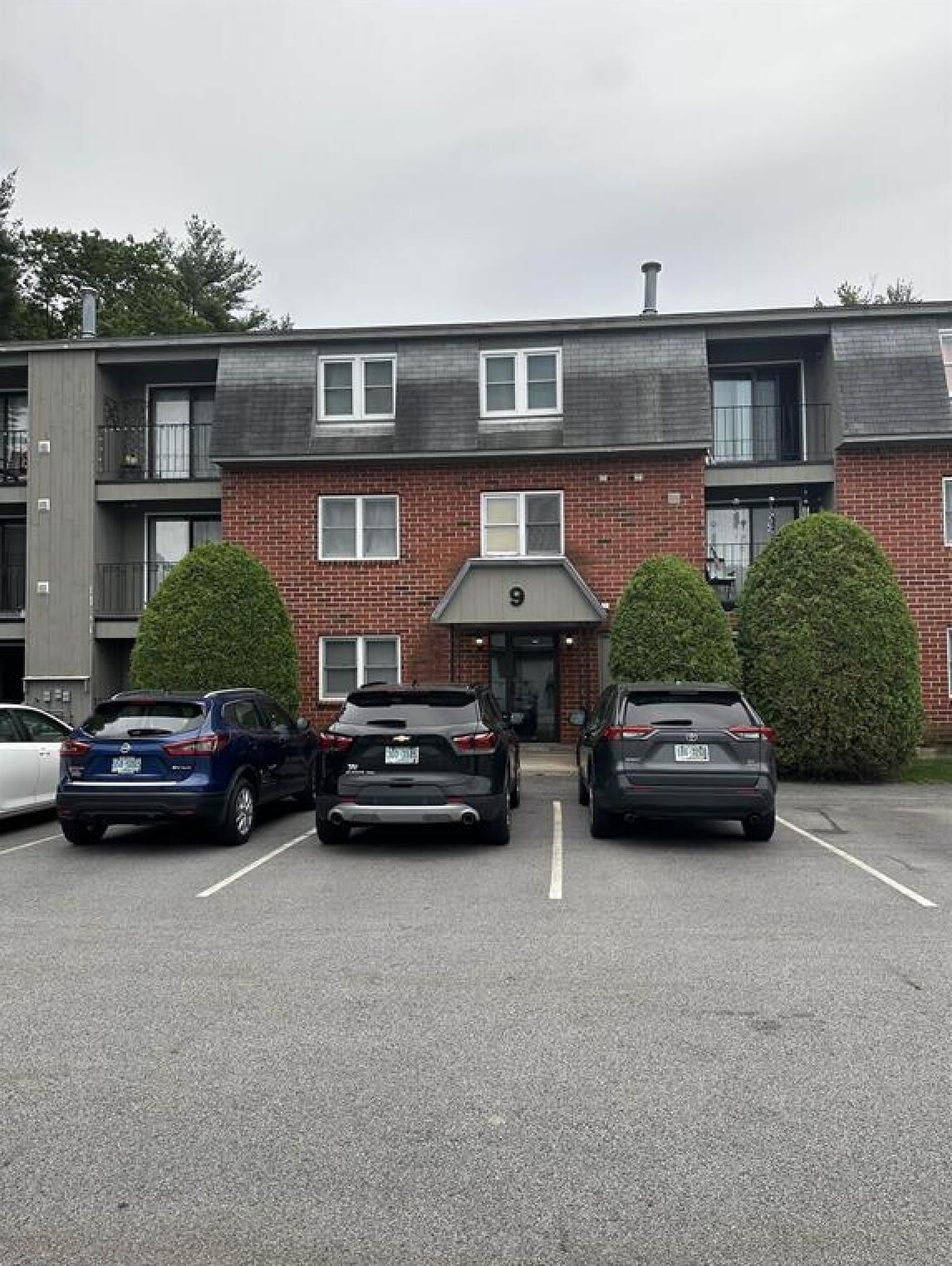 Property Photo:  9 Blackstone Drive  NH 03063 