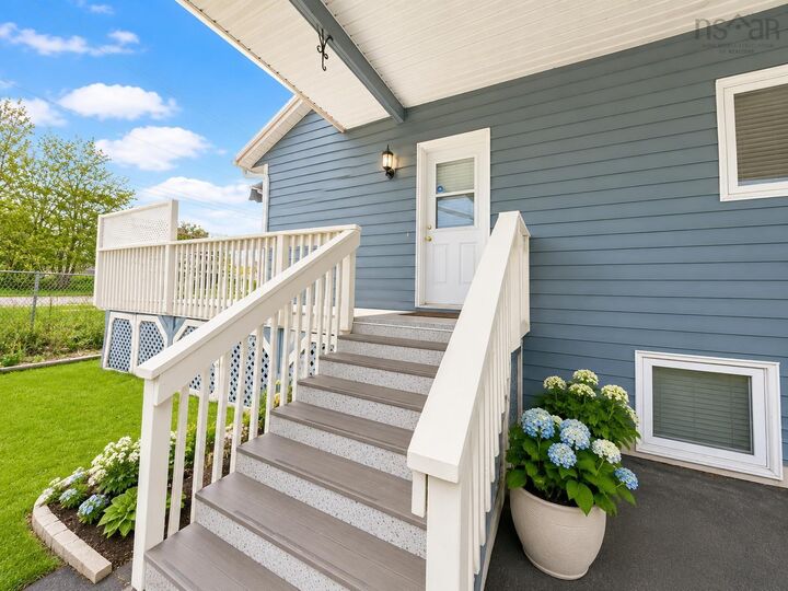 Property Photo:  40 Wellington Court  NS B2M 6N9 