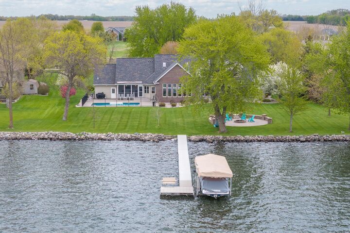 Property Photo:  4470 Washington Boulevard  MN 56063 