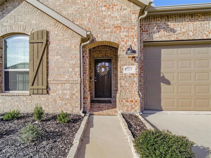Property Photo:  1317 Chickadee Drive  TX 76226 