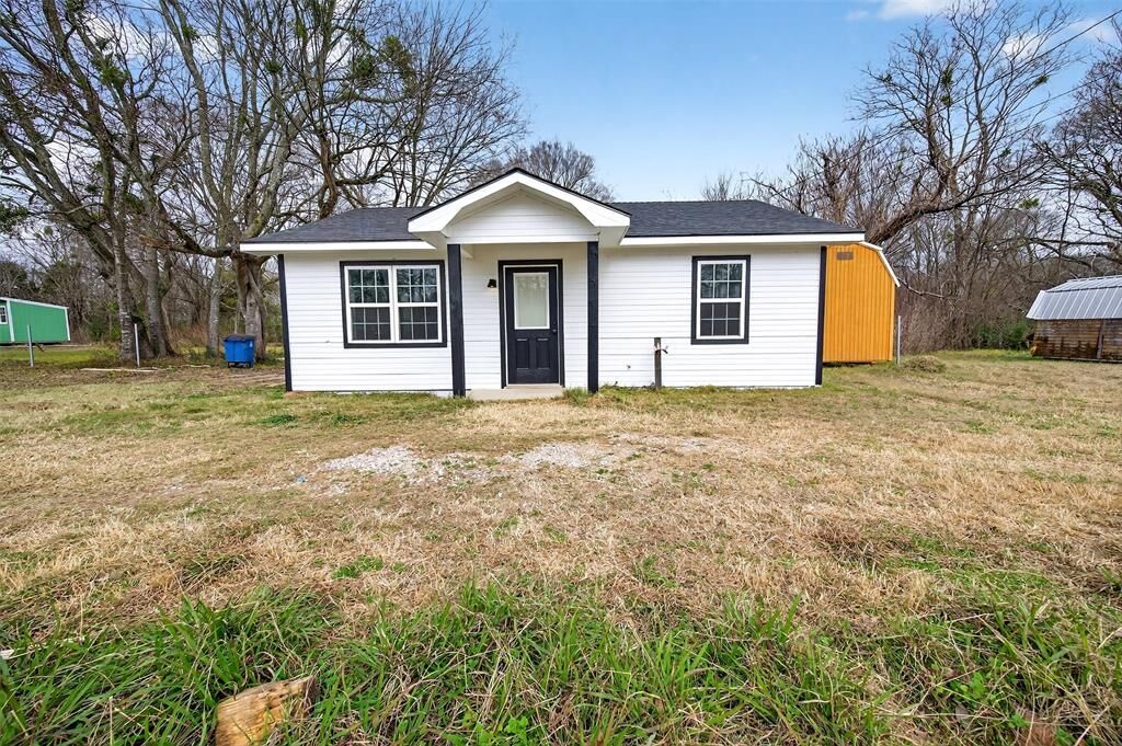 Property Photo:  591 State Highway 31 E  TX 75163 