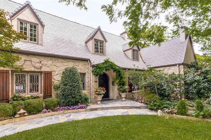 Property Photo: 3624 Lovers Lane TX 75225