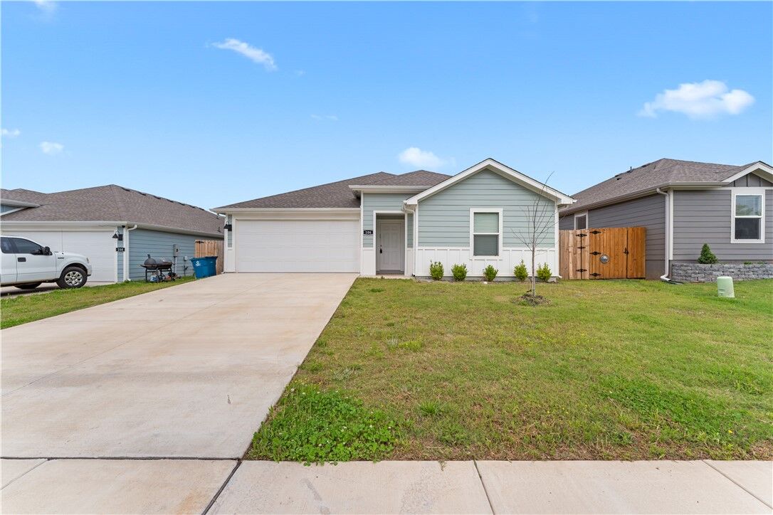 Property Photo: 106 NW Pinwheel Street AR 72734